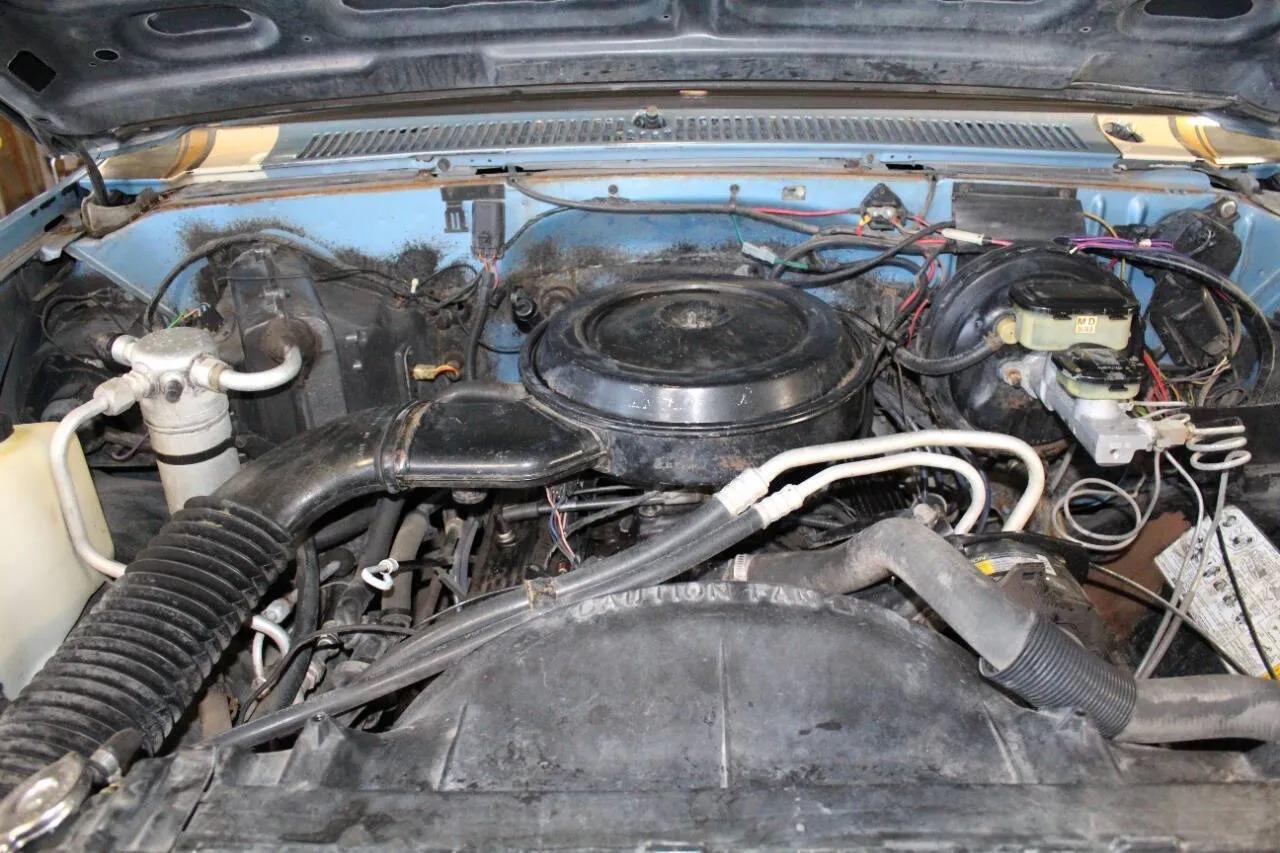 1987 Chevrolet Suburban V10 Trail Master