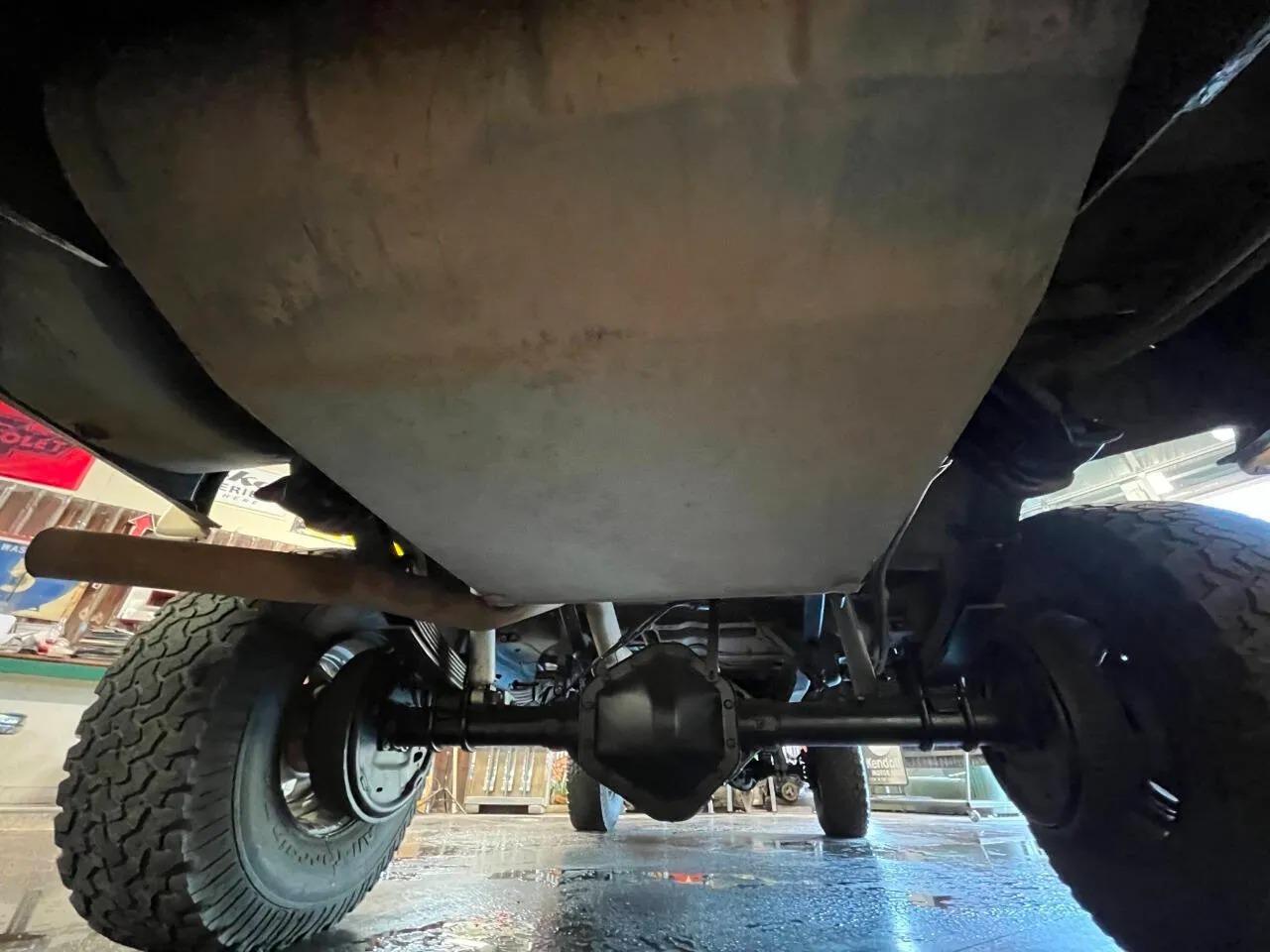 1987 Chevrolet Suburban V10 Trail Master