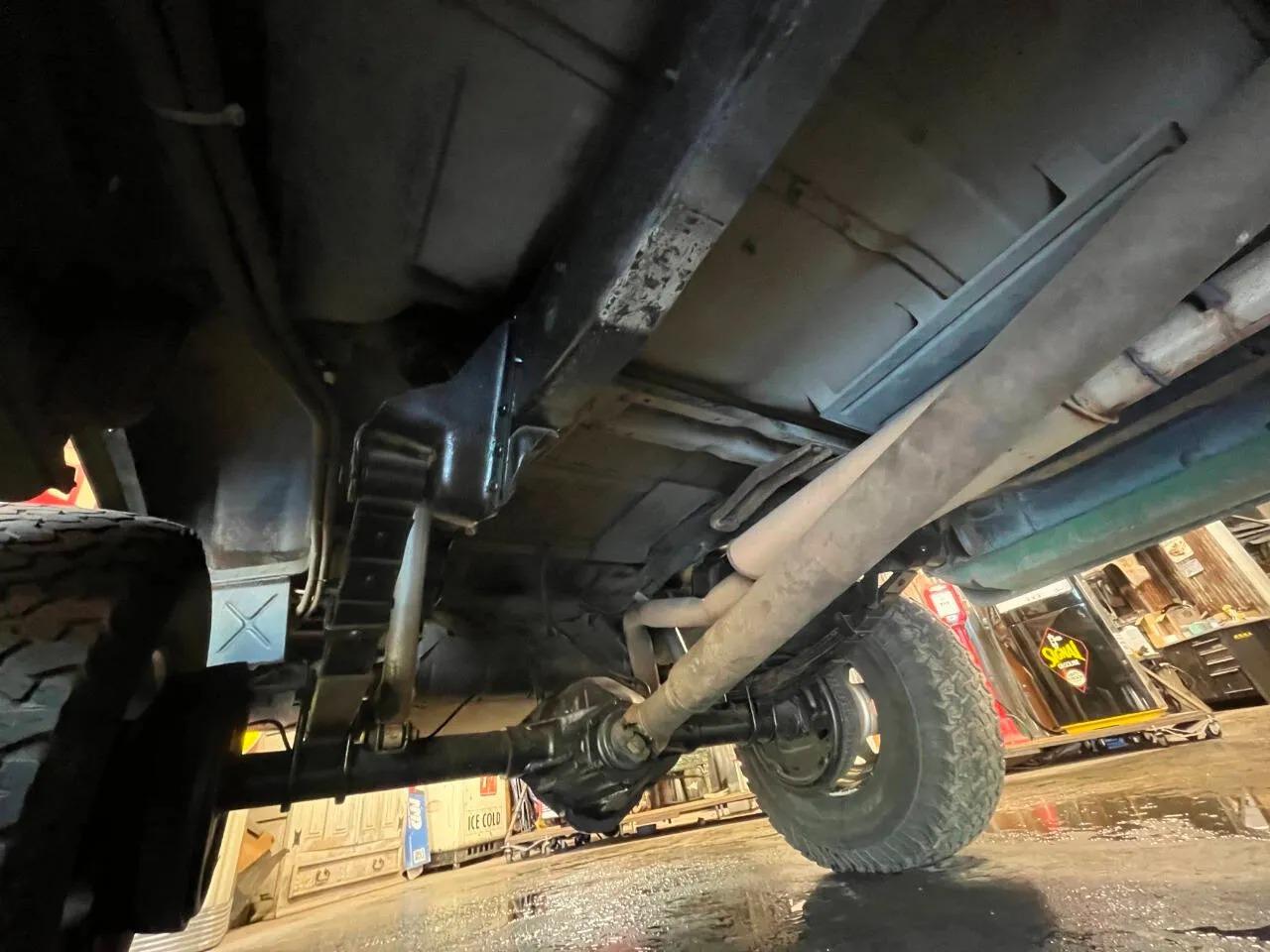 1987 Chevrolet Suburban V10 Trail Master