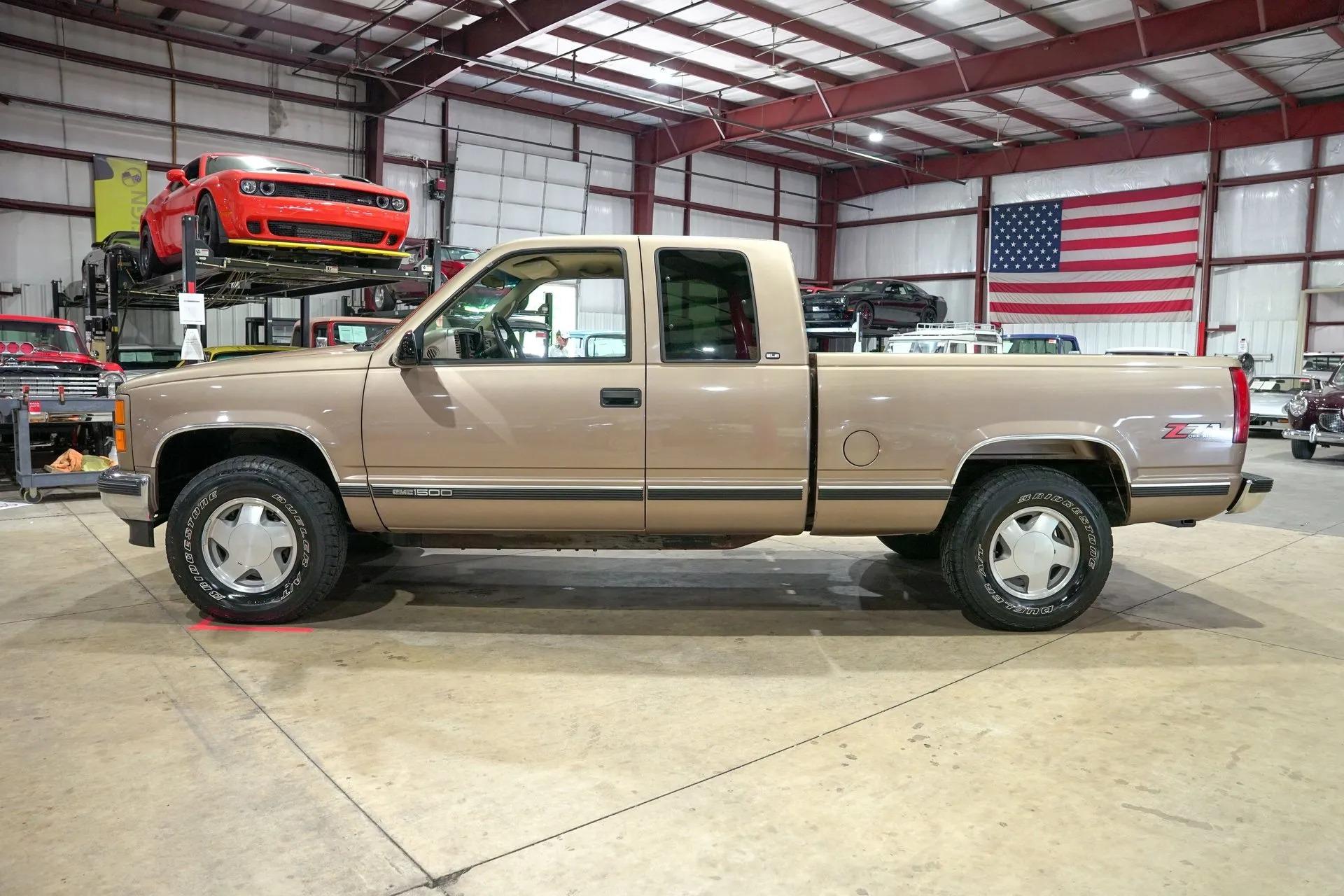 1997 GMC Sierra 1500 SLE - 2