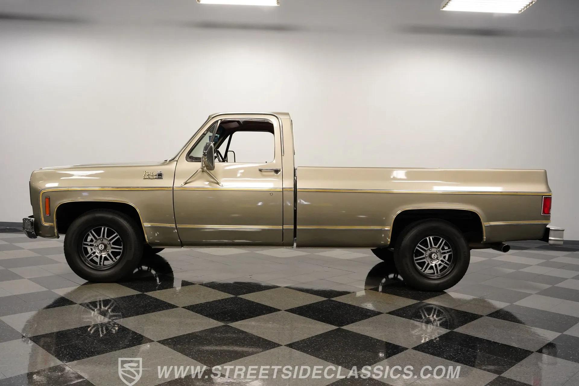 1977 GMC C1500 Royal Sierra - 2