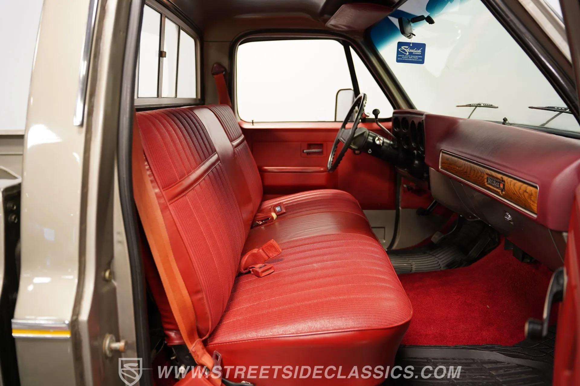 1977 GMC C1500 Royal Sierra