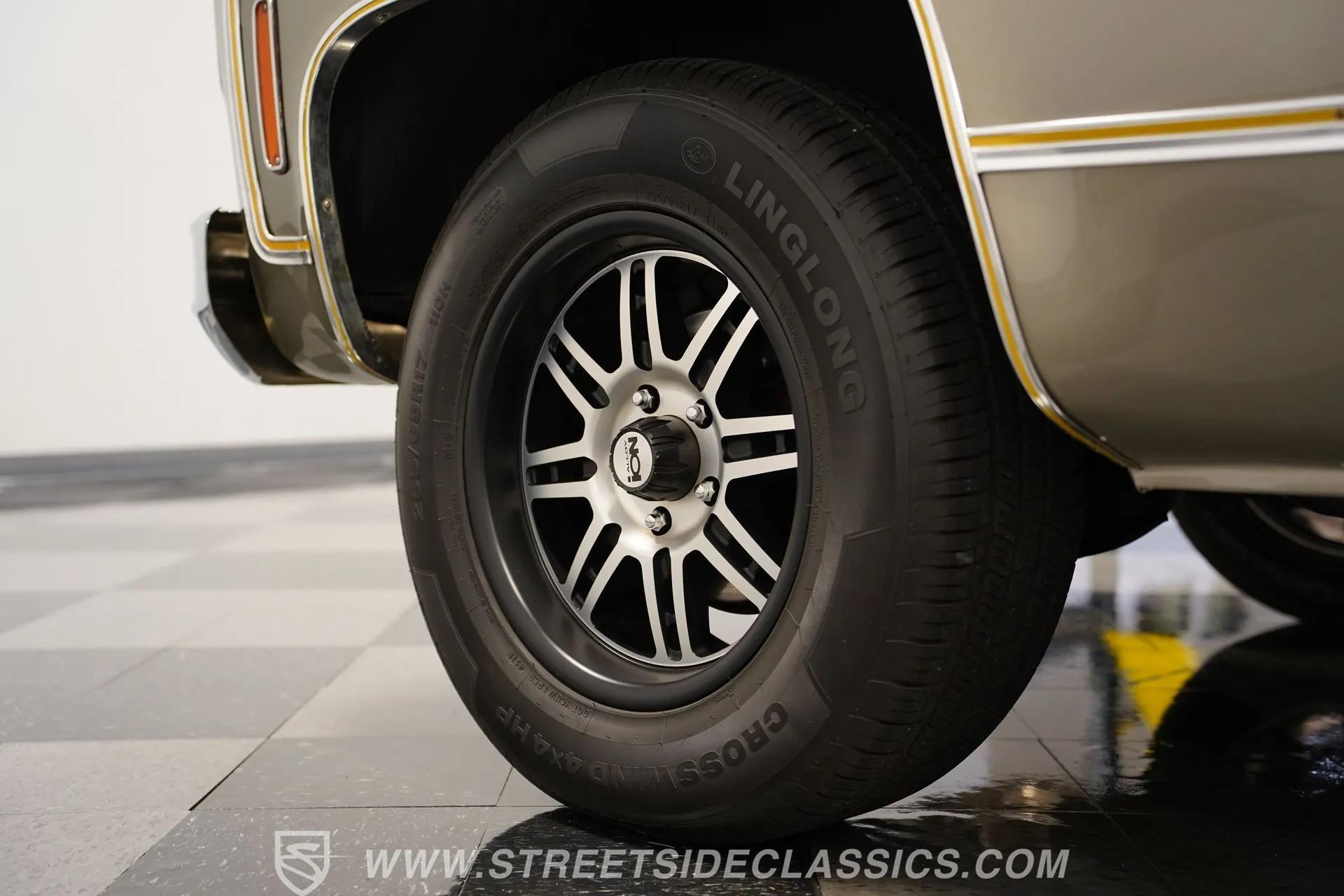 1977 GMC C1500 Royal Sierra