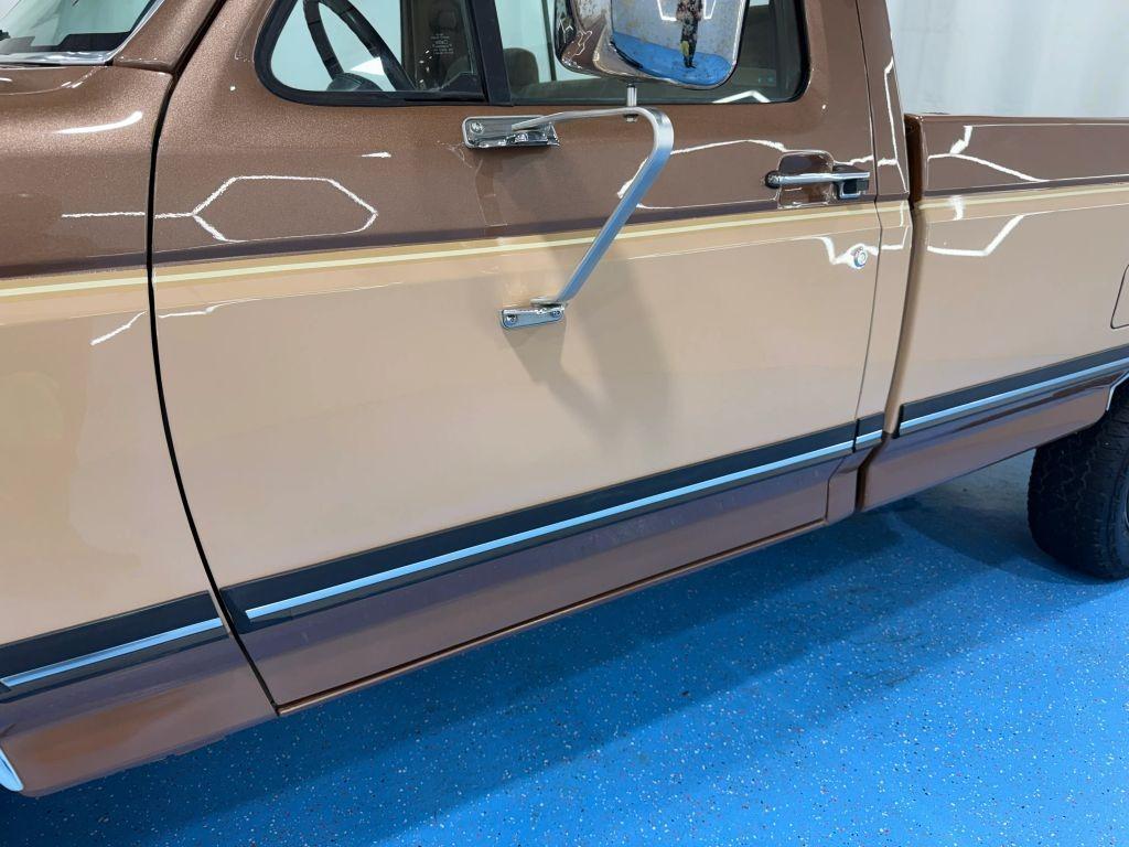 1989 Ford F-250 XLT Lariat