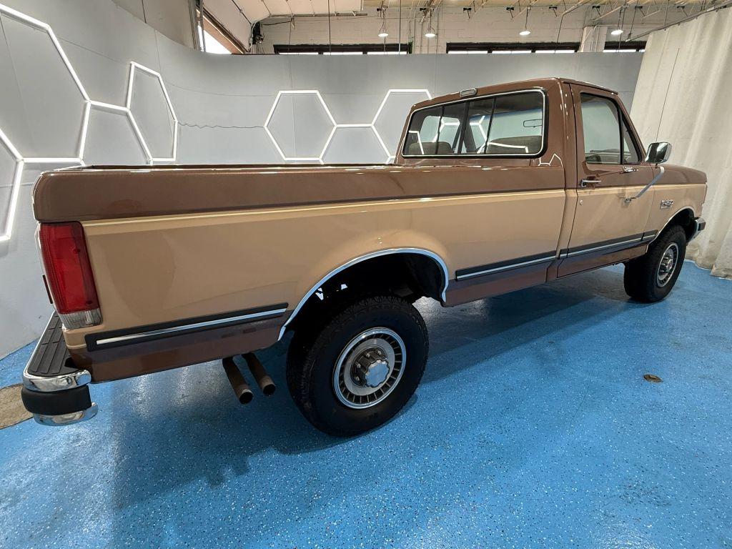 1989 Ford F-250 XLT Lariat - 3