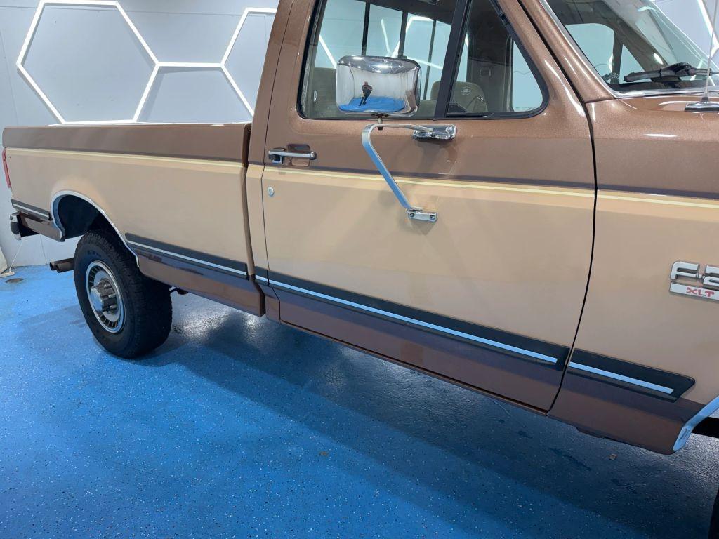 1989 Ford F-250 XLT Lariat