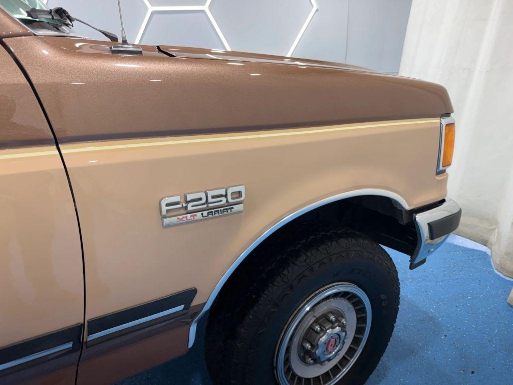 1989 Ford F-250 XLT Lariat