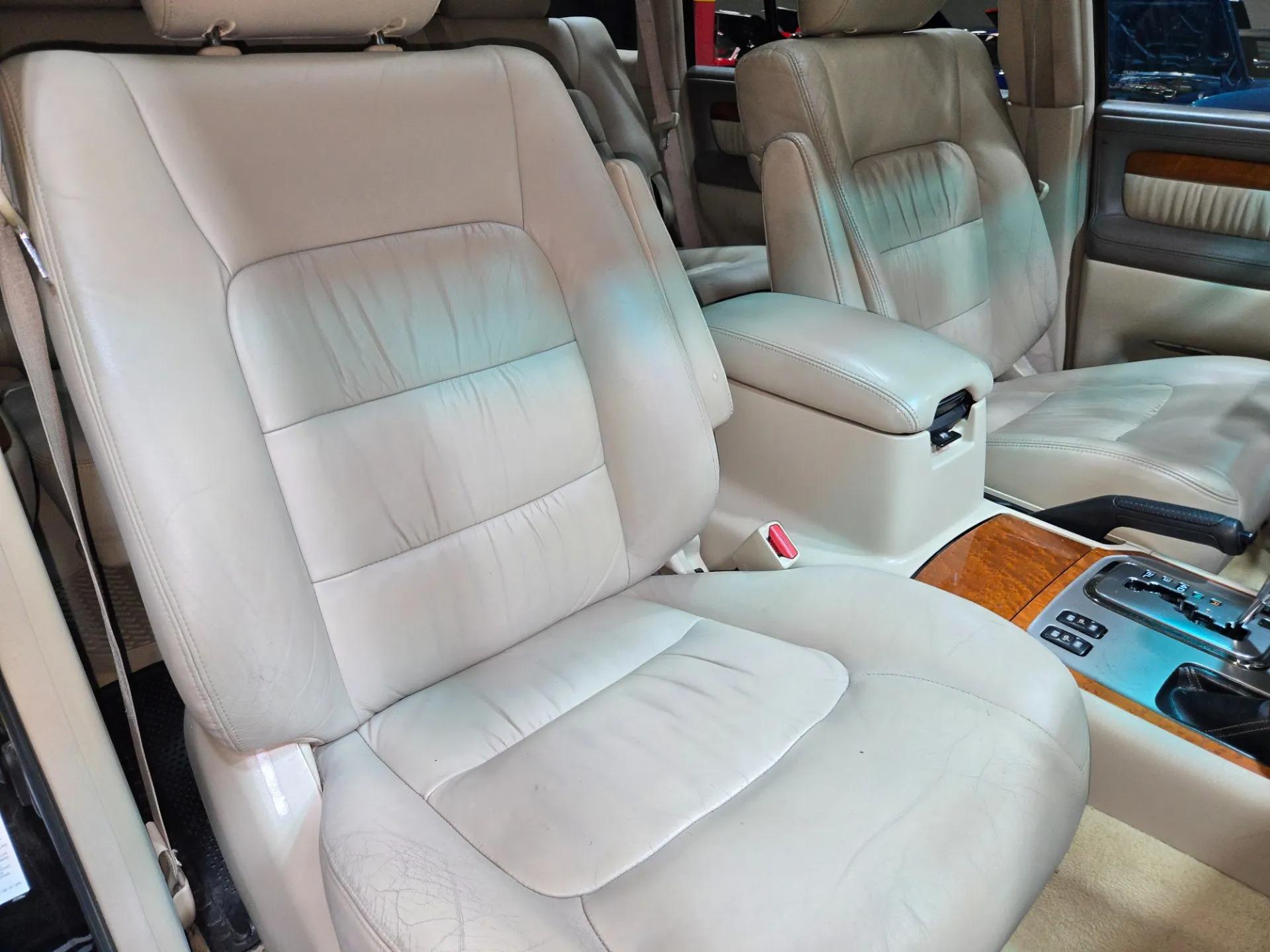 2004 Lexus LX 470