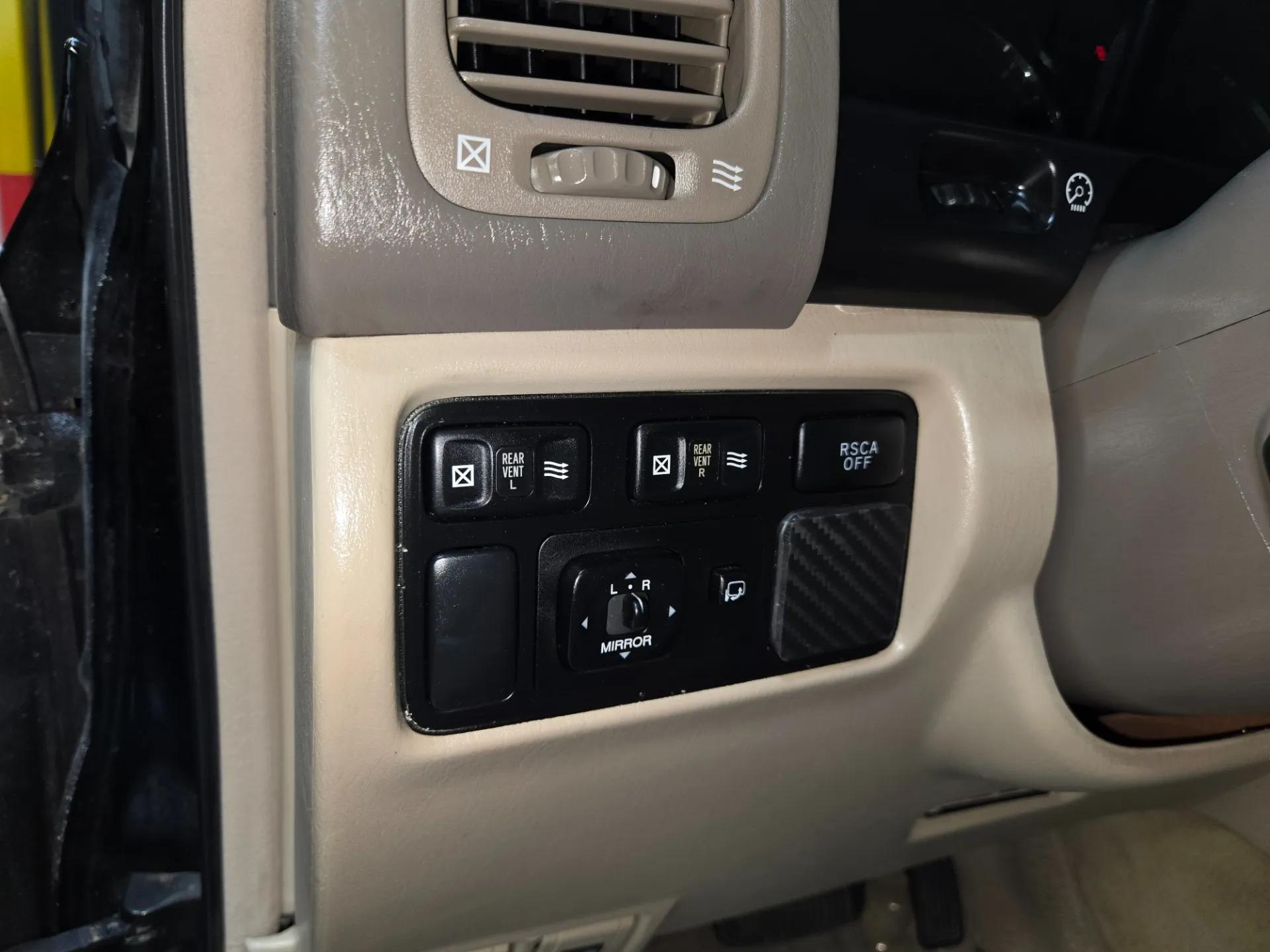 2004 Lexus LX 470