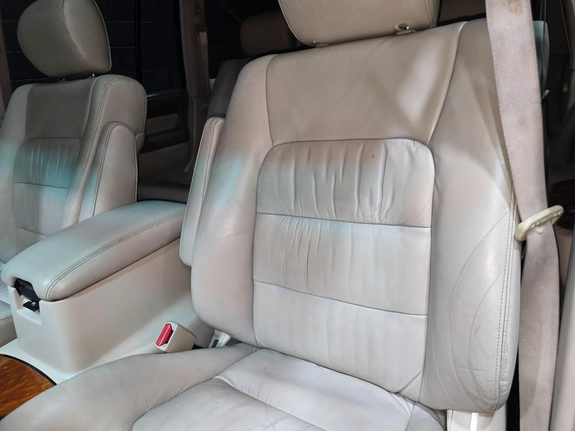 2004 Lexus LX 470