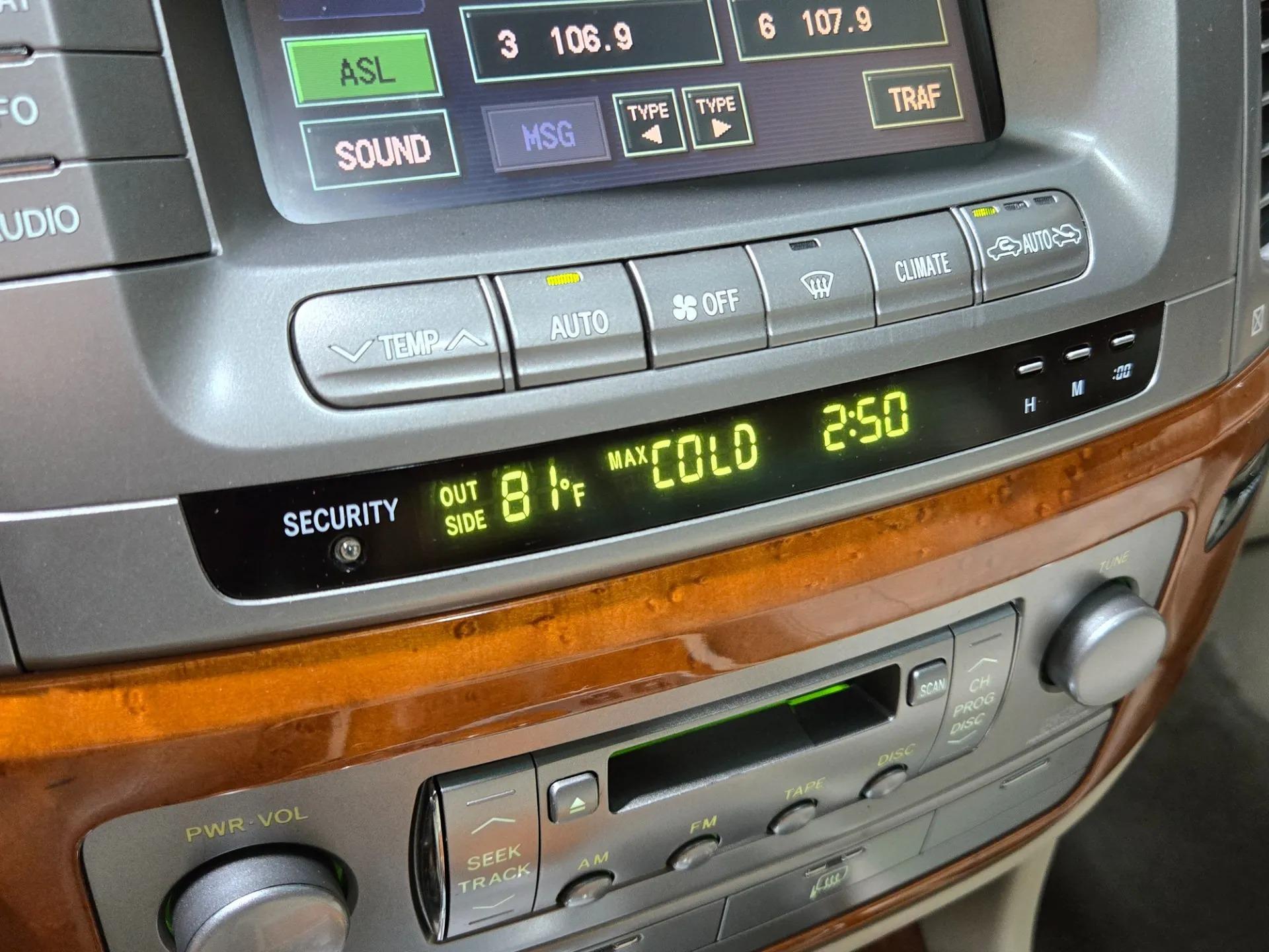 2004 Lexus LX 470