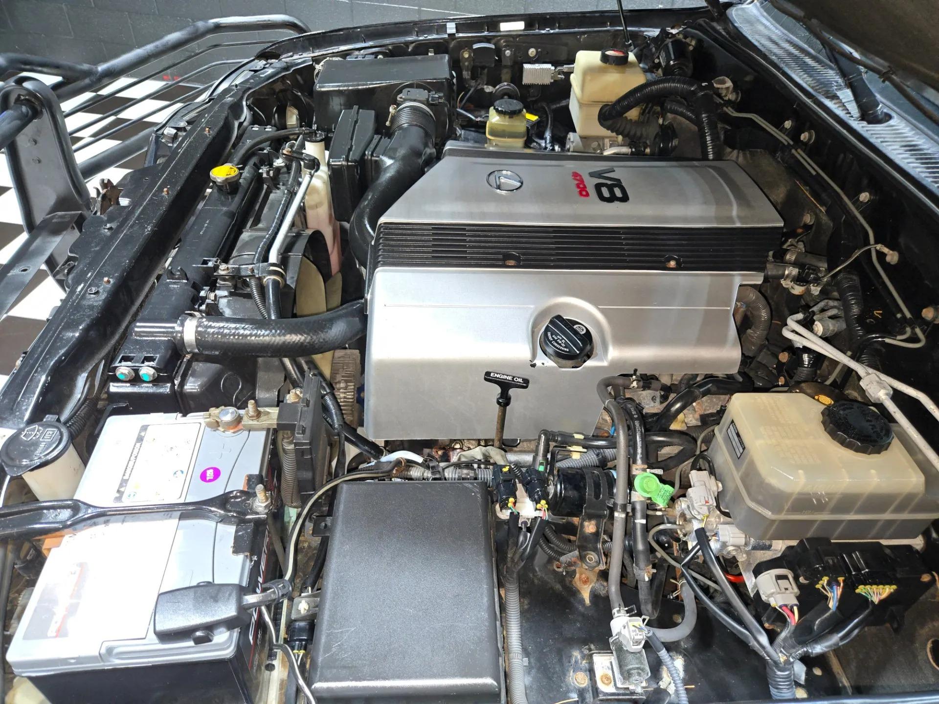 2004 Lexus LX 470