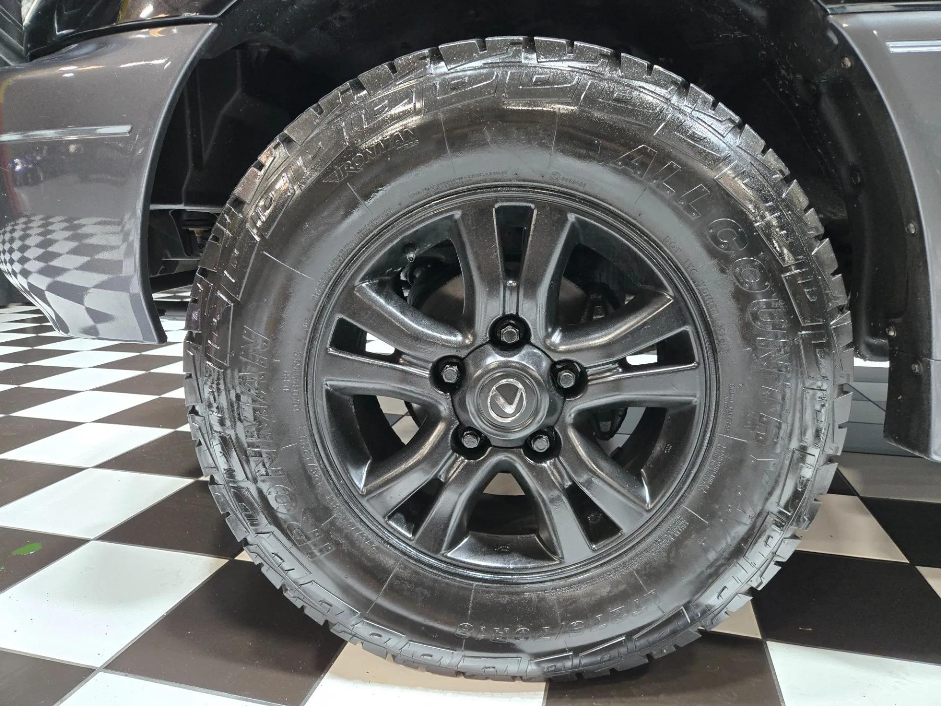 2004 Lexus LX 470