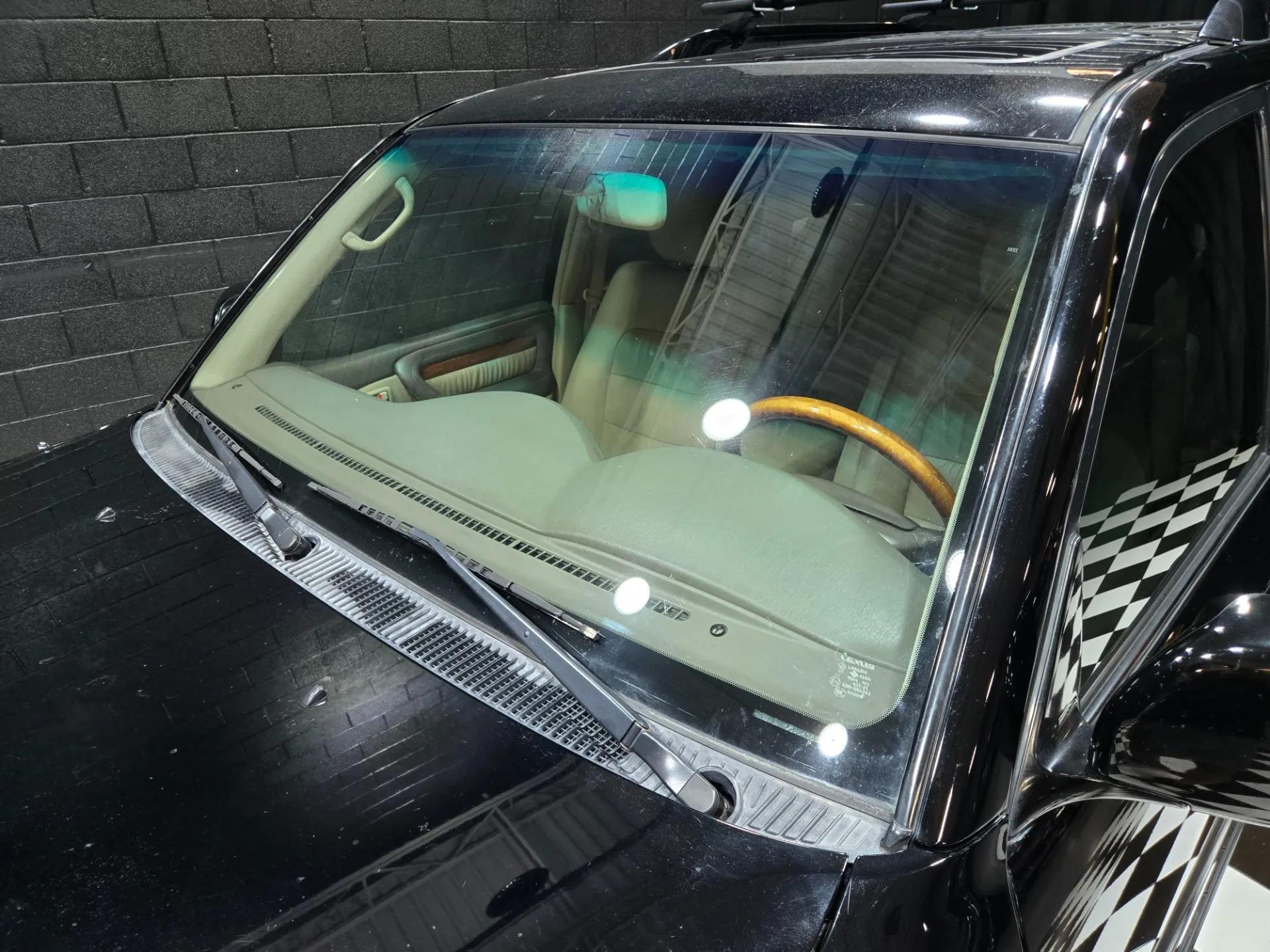 2004 Lexus LX 470