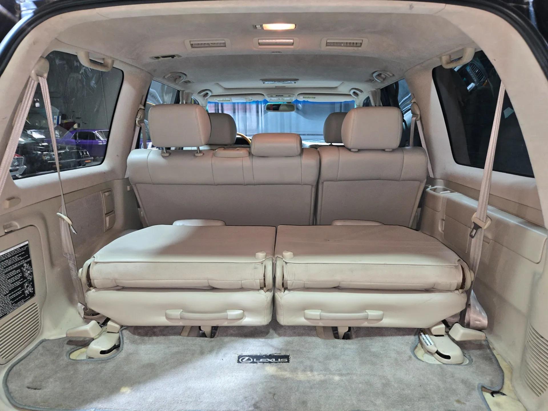 2004 Lexus LX 470