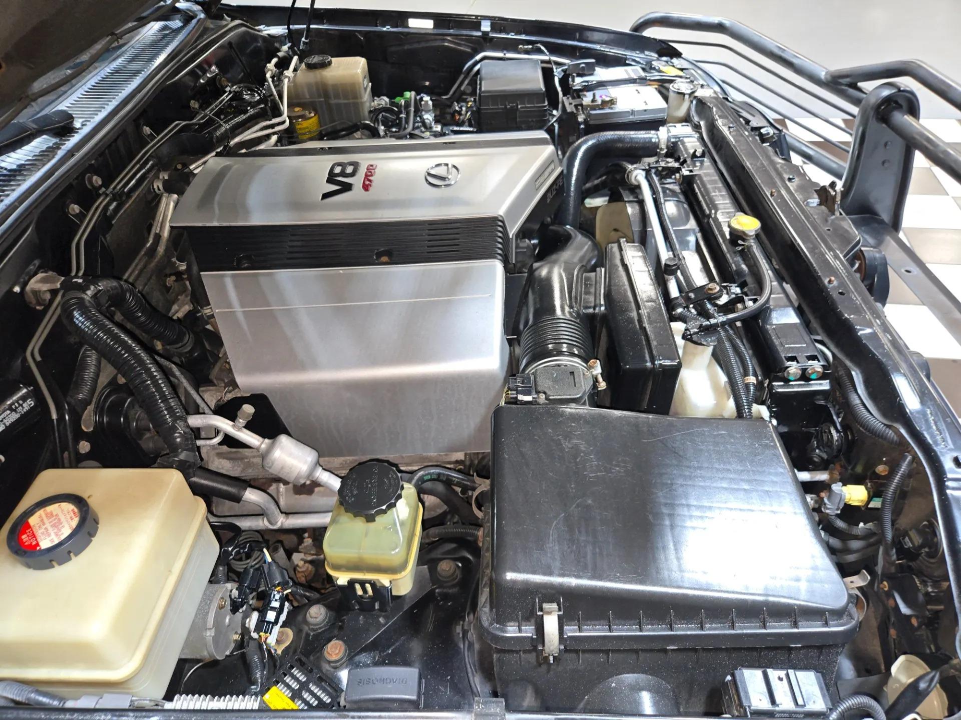 2004 Lexus LX 470
