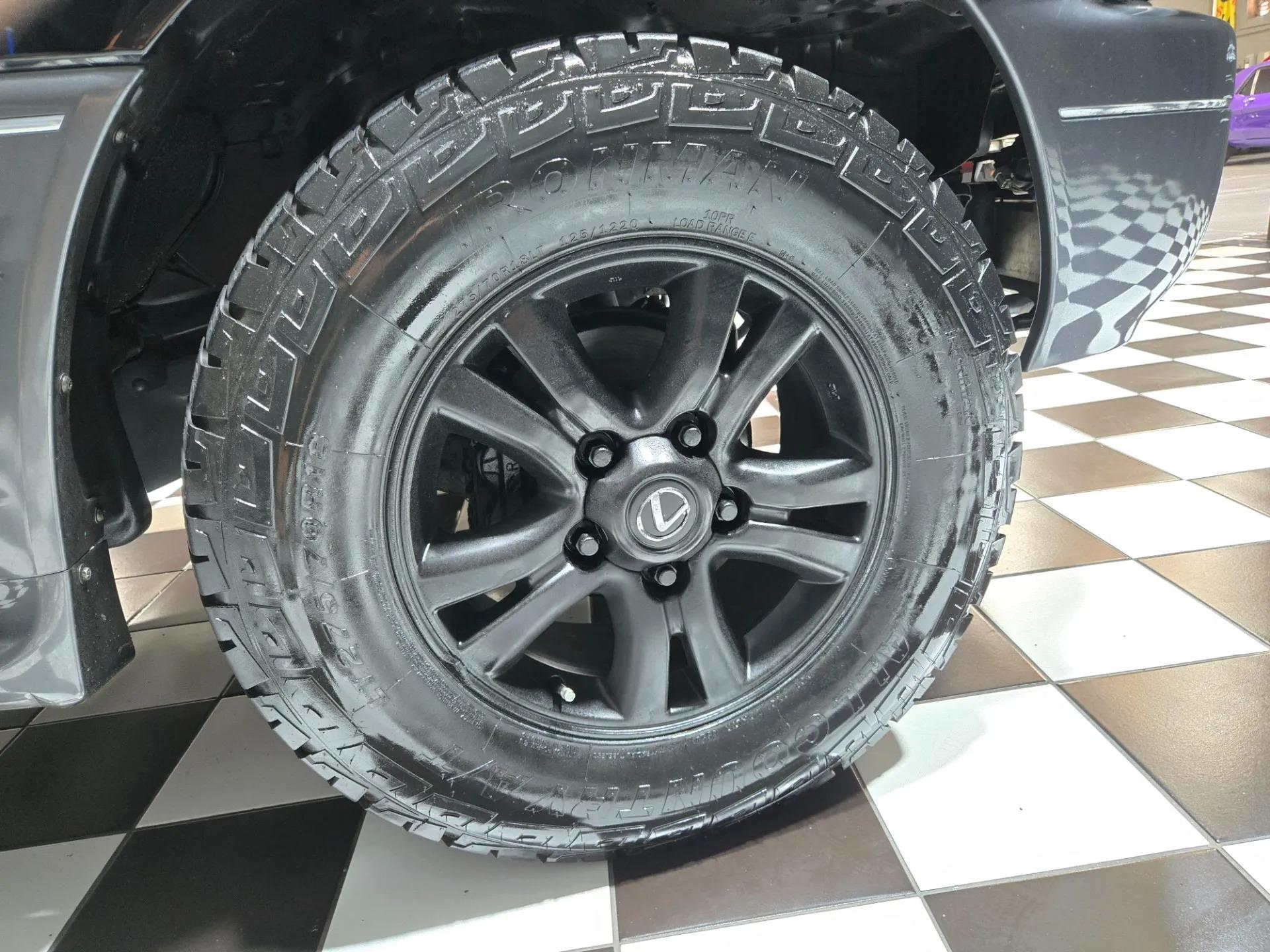 2004 Lexus LX 470