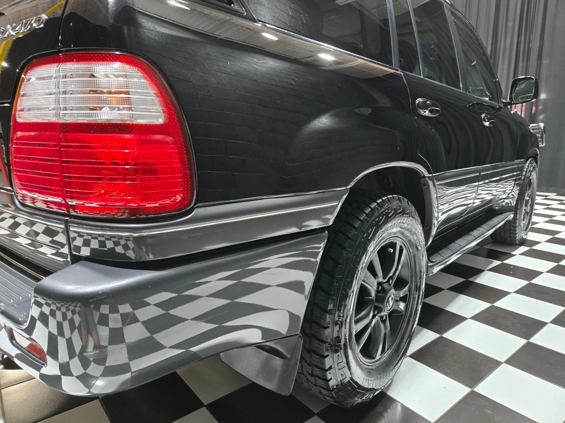2004 Lexus LX 470