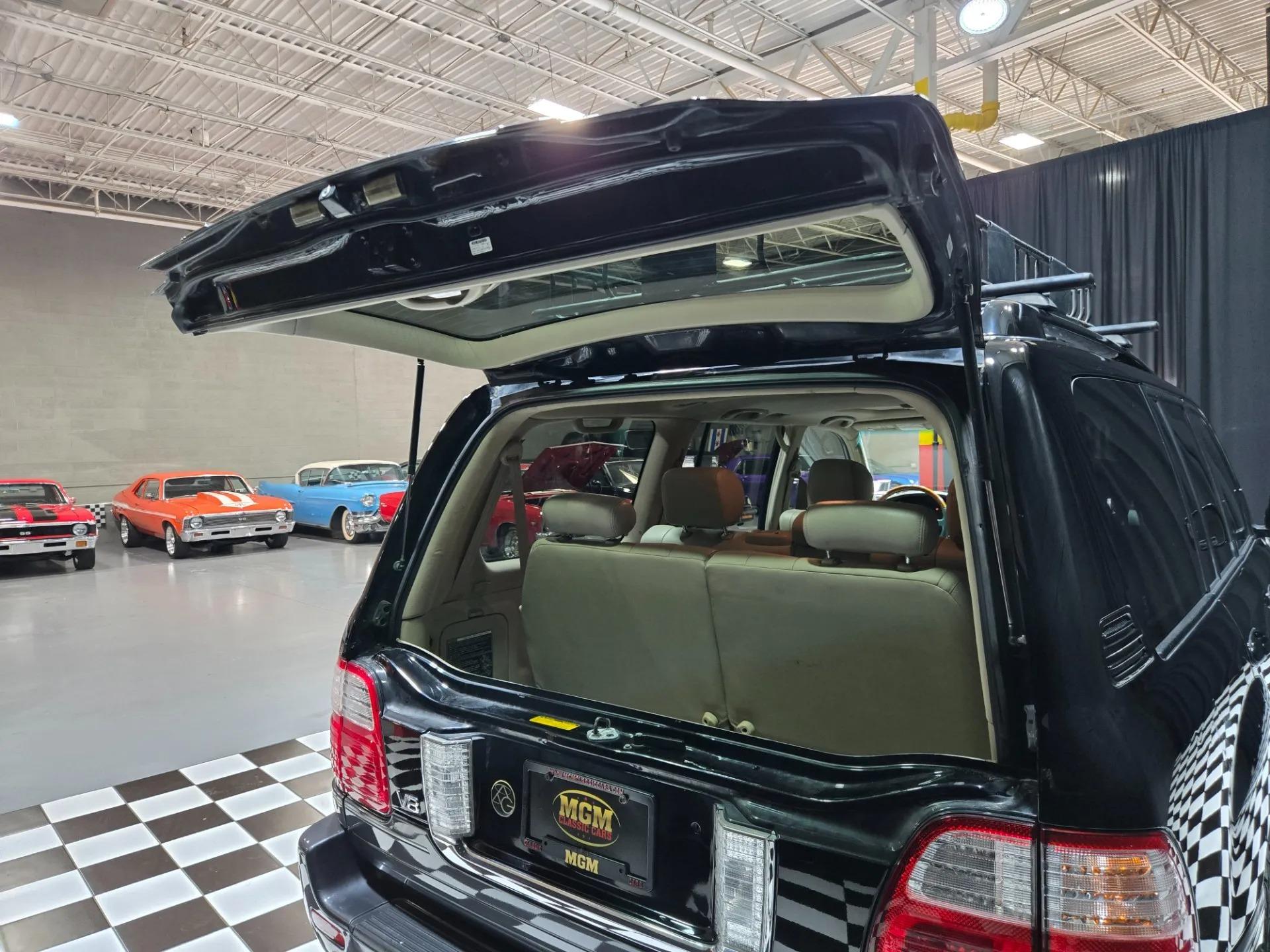 2004 Lexus LX 470
