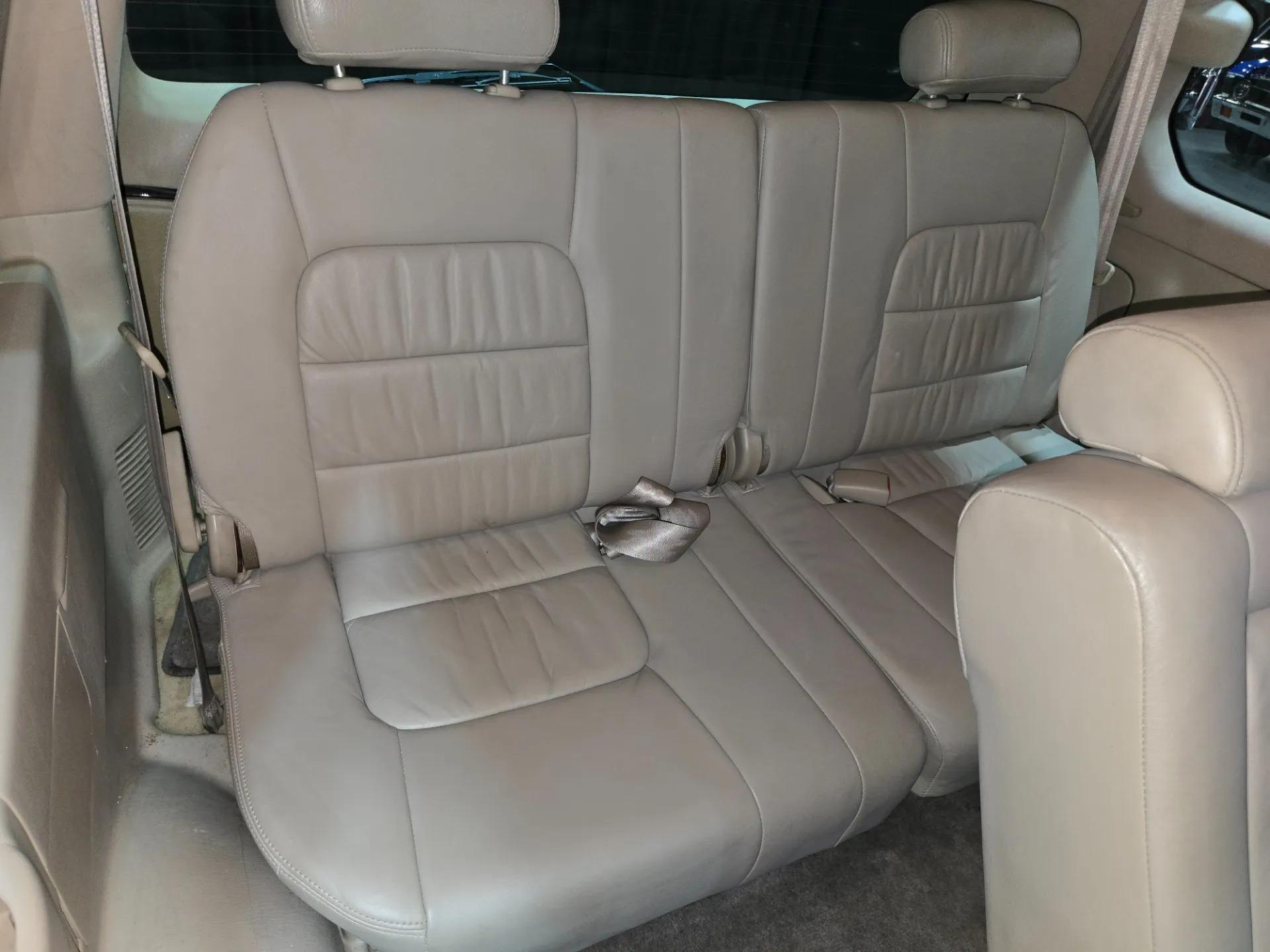 2004 Lexus LX 470
