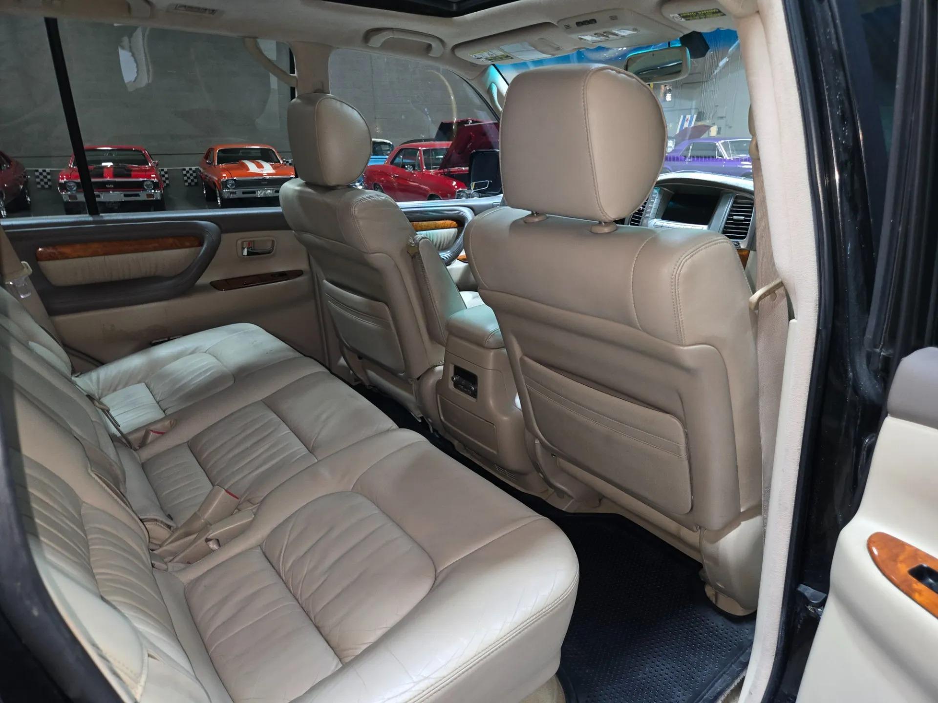 2004 Lexus LX 470