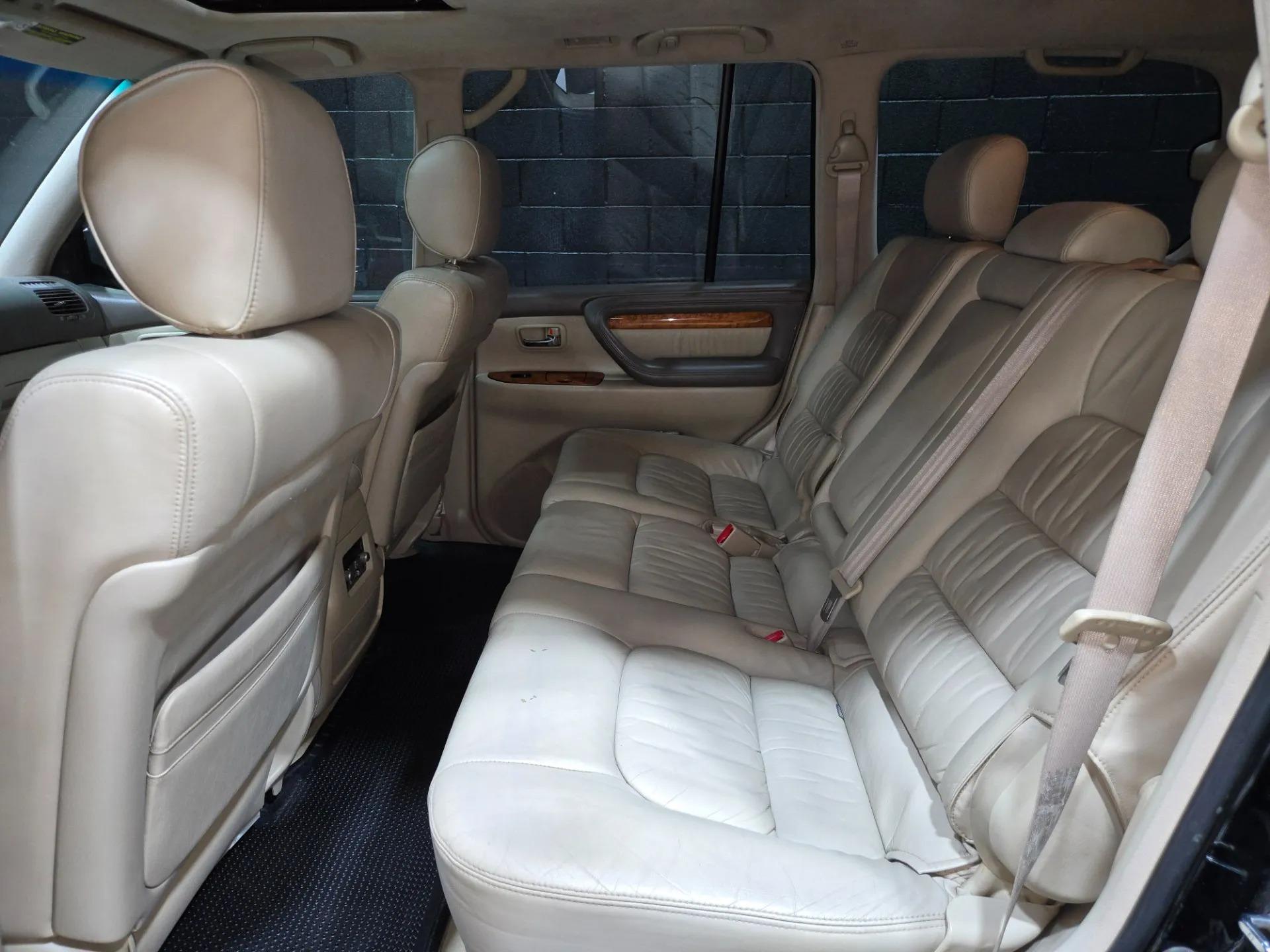 2004 Lexus LX 470
