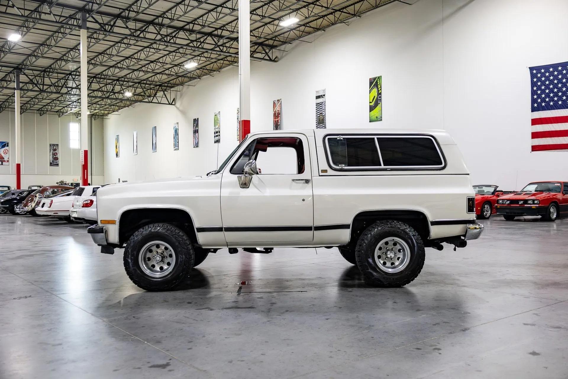 1990 Chevrolet Blazer K5 - 2