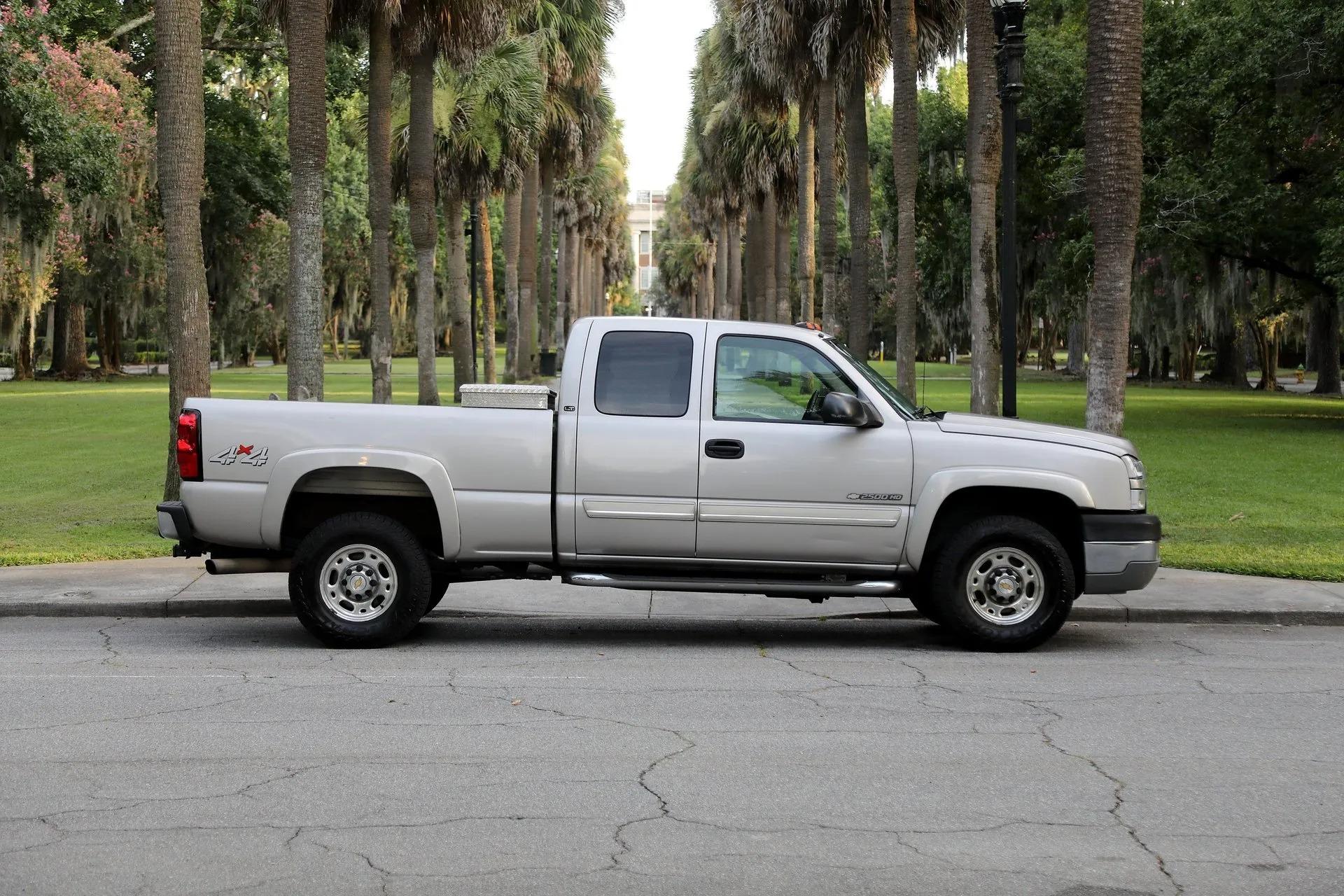2005 Chevrolet Silverado 2500HD - 3