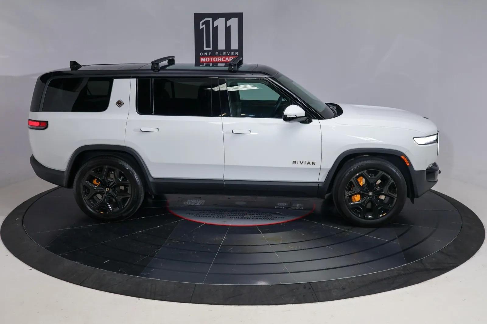2025 Rivian R1S Premium