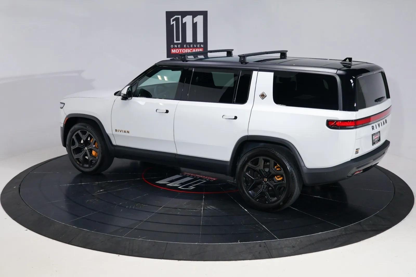 2025 Rivian R1S Premium