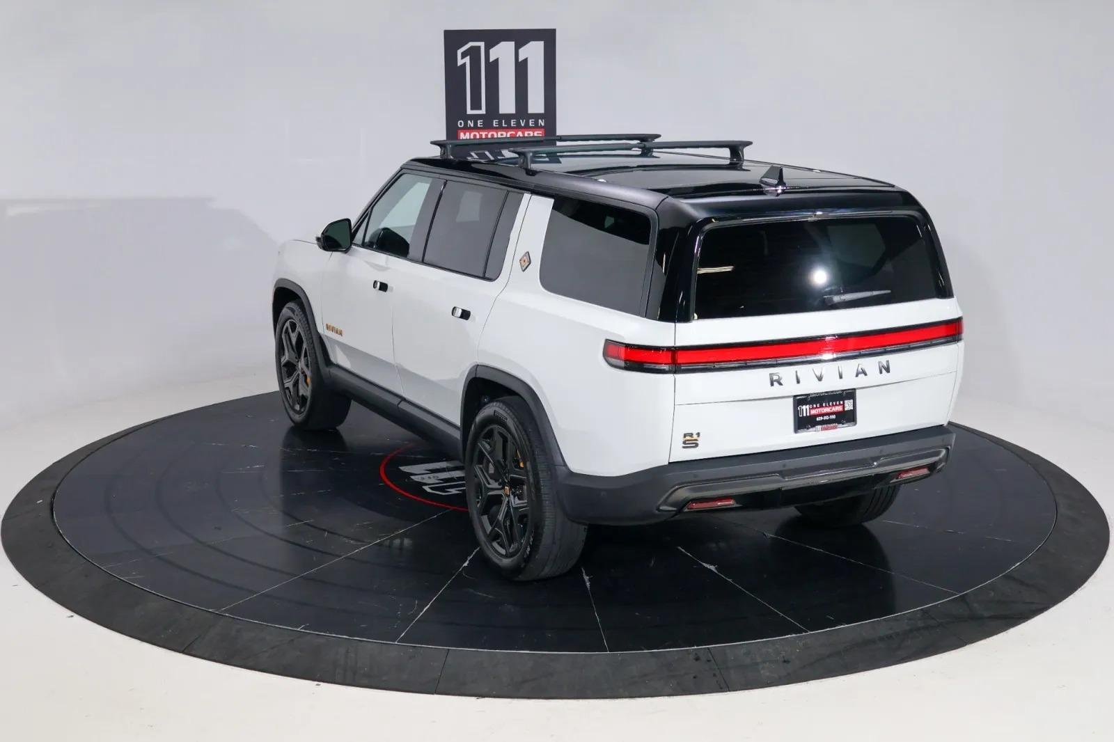 2025 Rivian R1S Premium