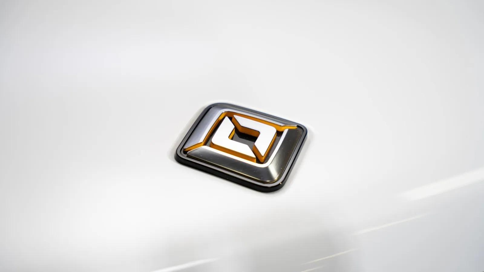2025 Rivian R1S Premium