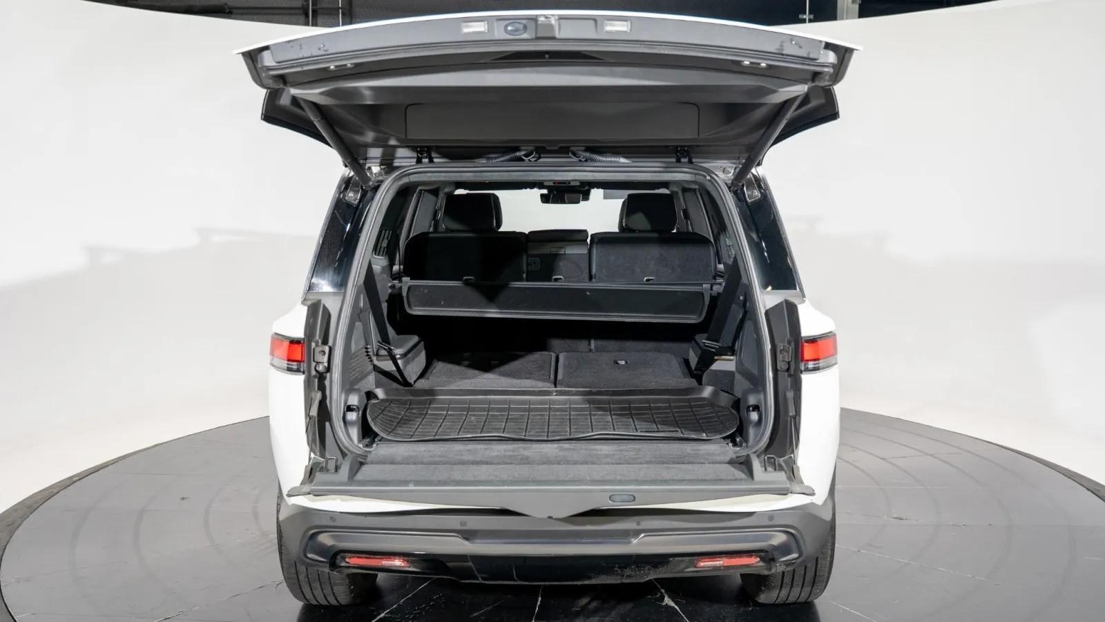 2025 Rivian R1S Premium