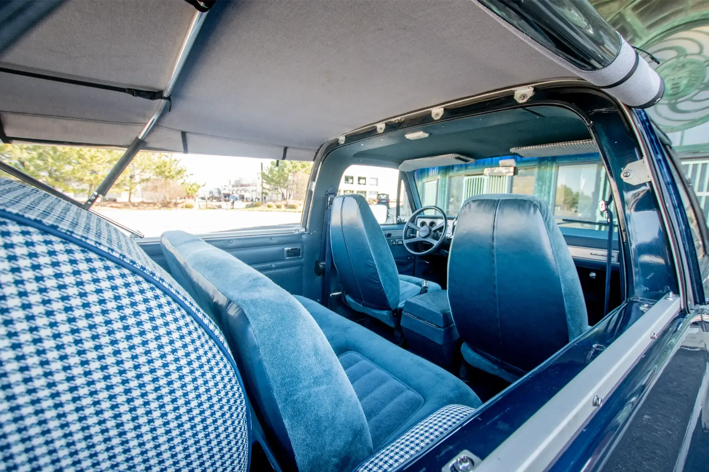 Sold: 1990 Chevrolet K5 Blazer V1500 4×4