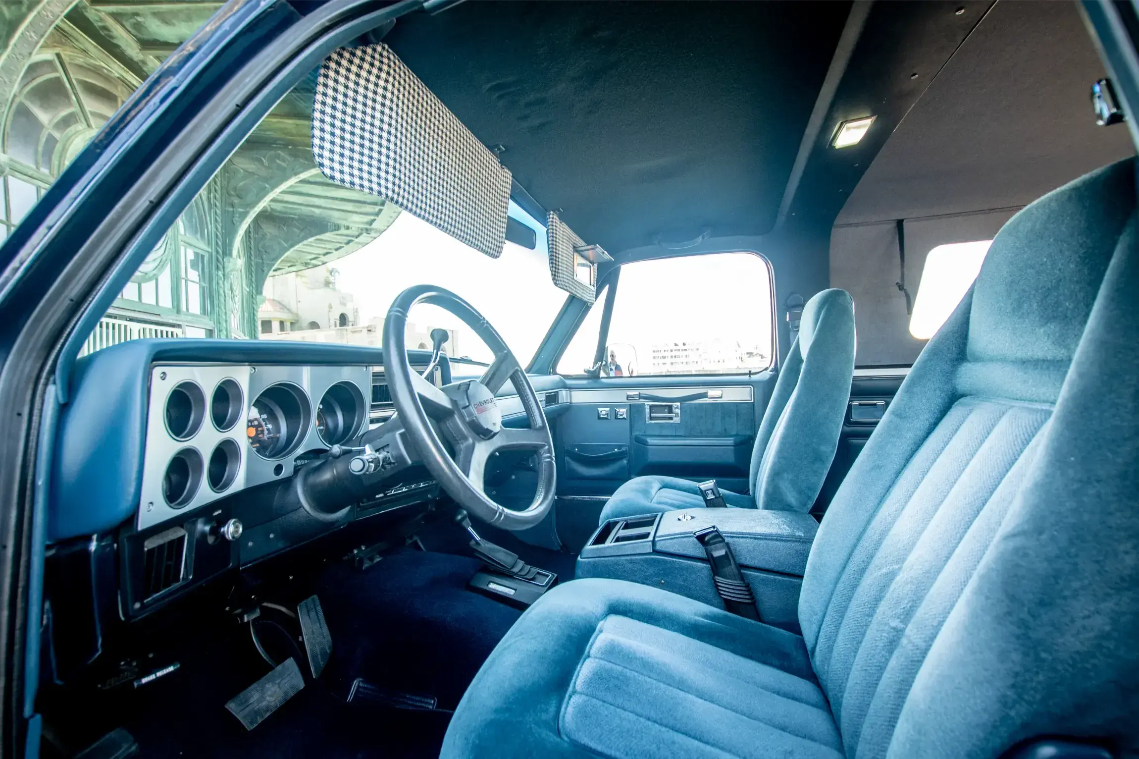 Sold: 1990 Chevrolet K5 Blazer V1500 4×4