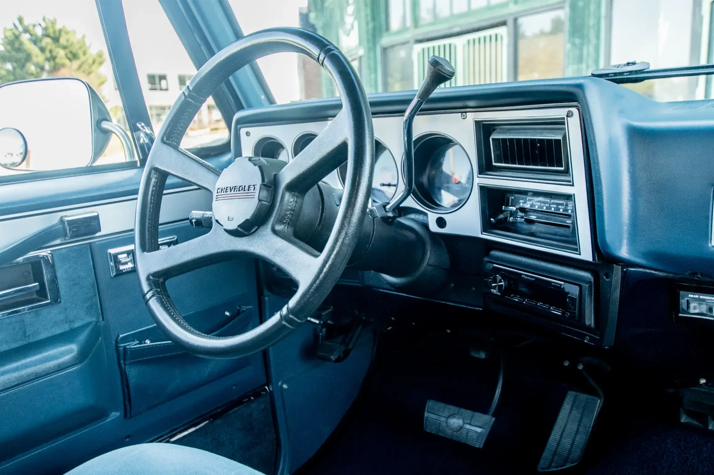 Sold: 1990 Chevrolet K5 Blazer V1500 4×4