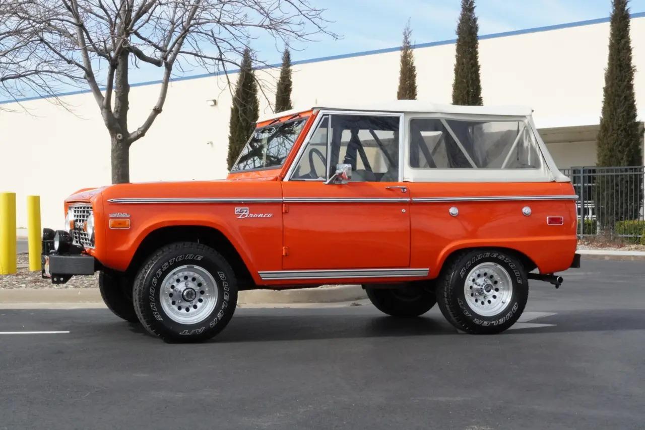 Restored 1971 Ford Bronco - 5