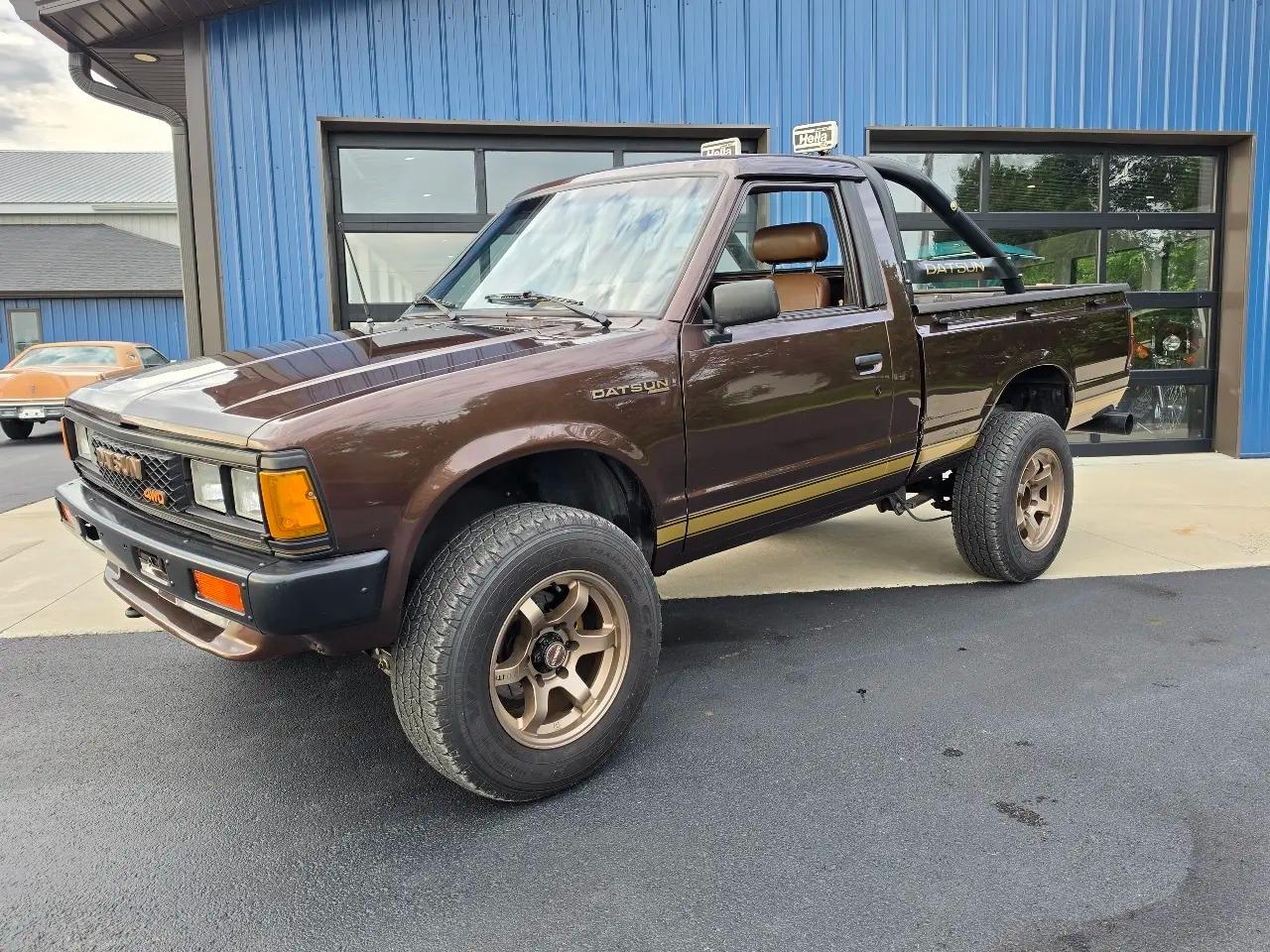  Nissan 720