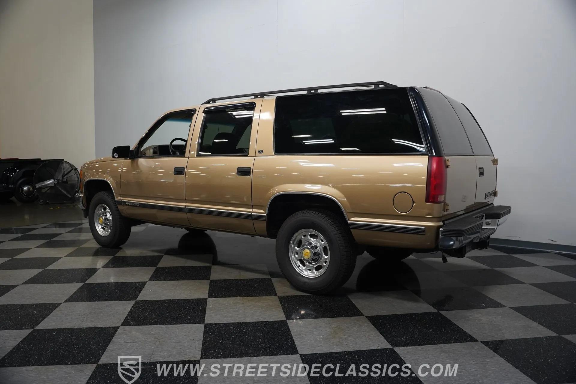 1999 Chevrolet Suburban 2500 - 3