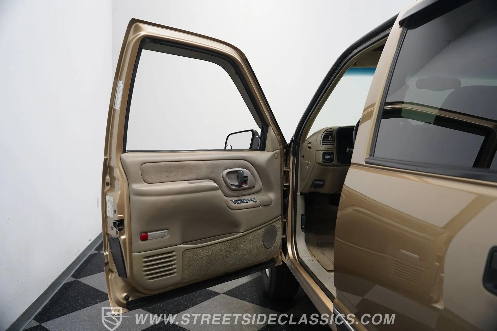 1999 Chevrolet Suburban 2500