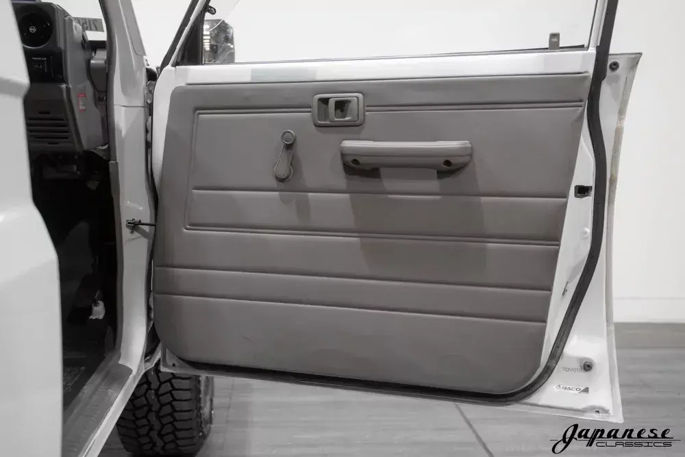 1992 Land Cruiser J77