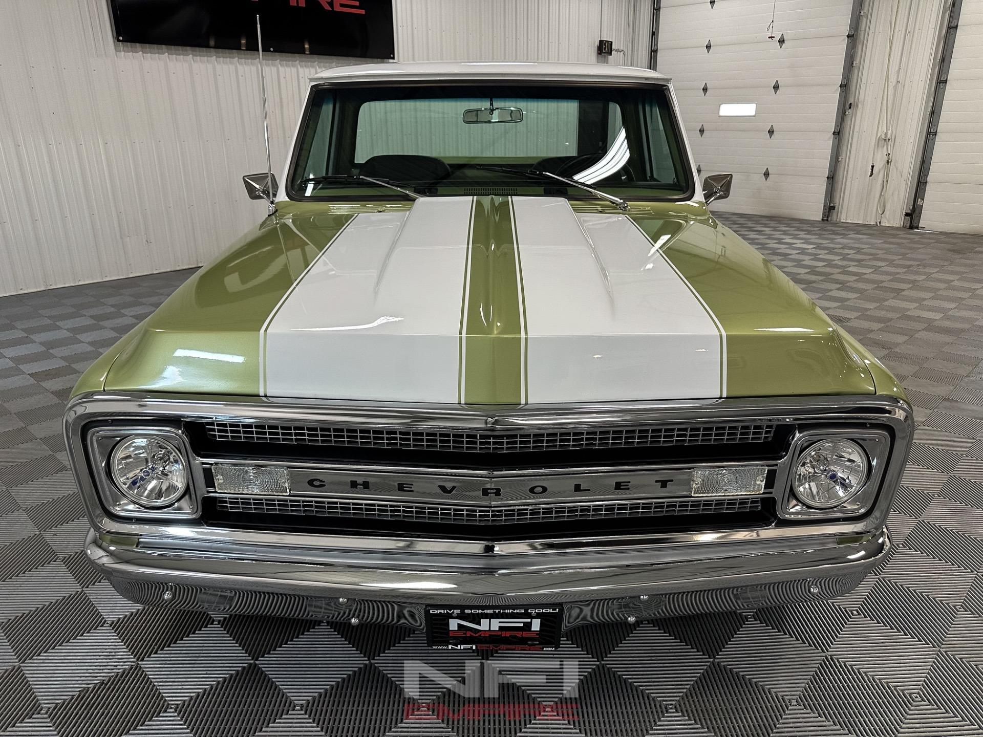 1972 Chevrolet C10 4x4 Restomod - 3