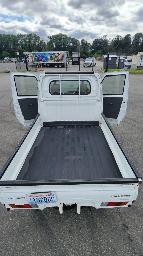 2001 Mitsubishi Minicab