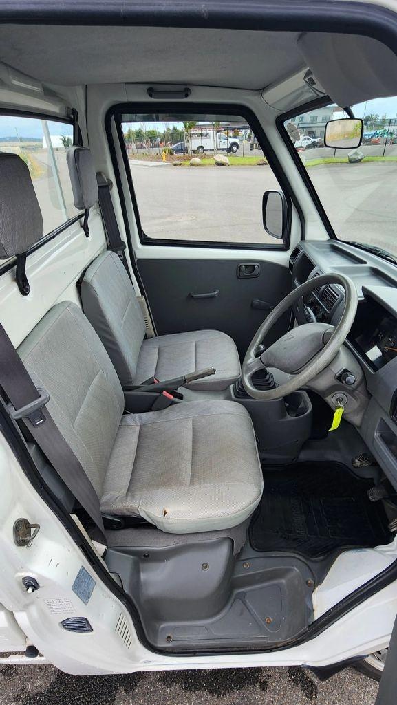 2001 Mitsubishi Minicab