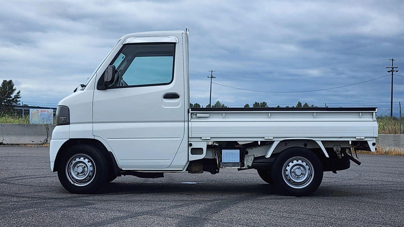 2001 Mitsubishi Minicab - 2