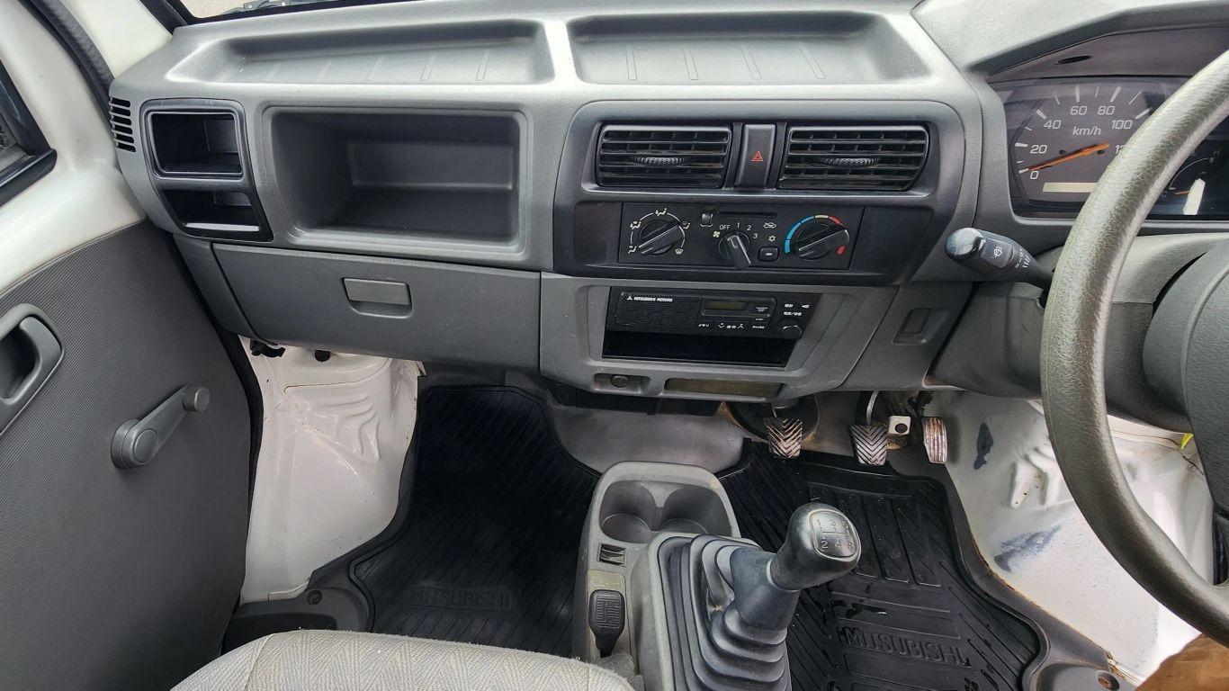 2001 Mitsubishi Minicab