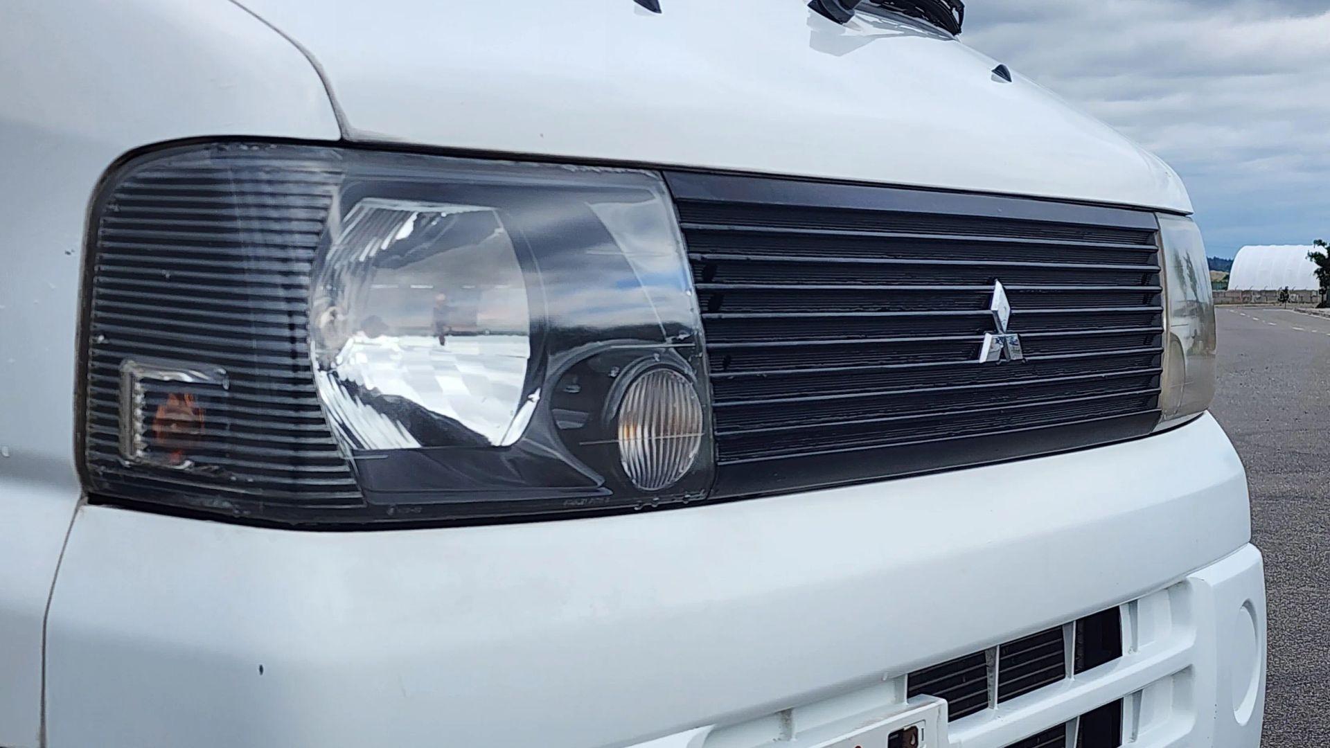 2001 Mitsubishi Minicab