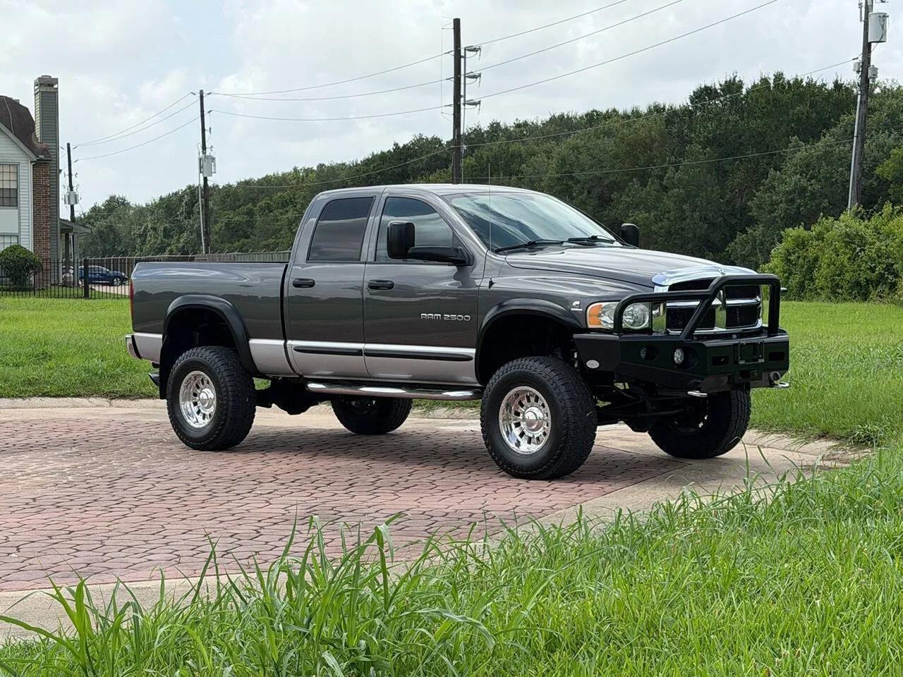 2004 Dodge Ram 2500 SLT - 2