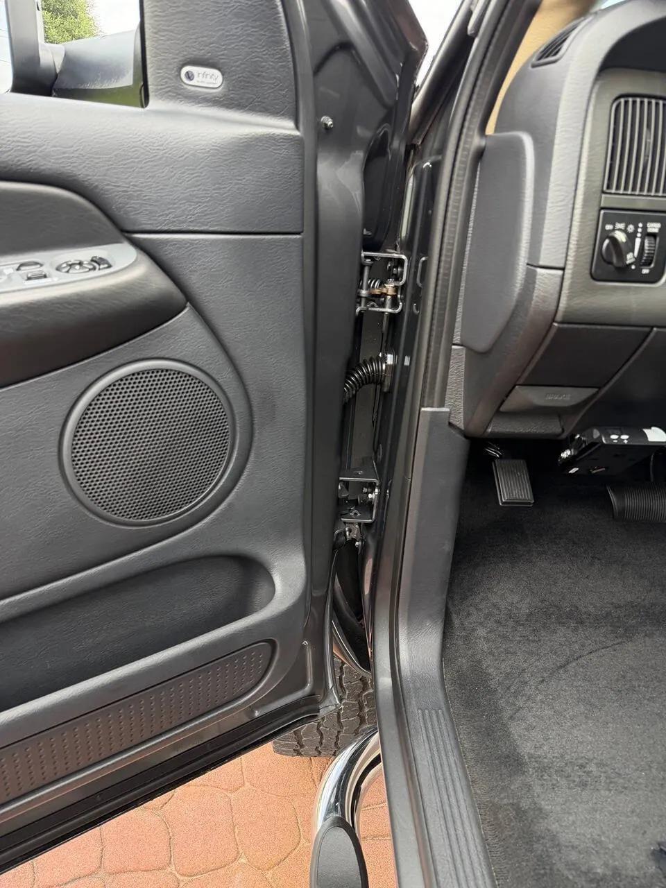 2004 Dodge Ram 2500 SLT