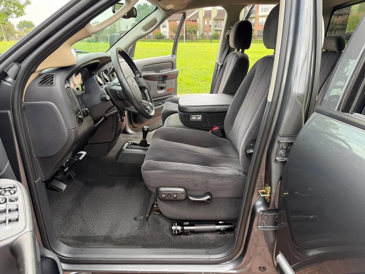 2004 Dodge Ram 2500 SLT